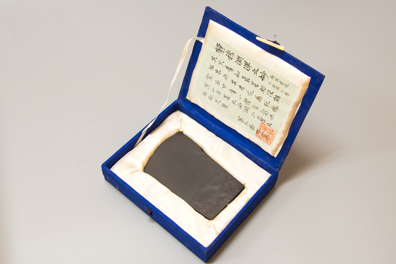 24 端渓老坑大西洞二層石 仔石硯