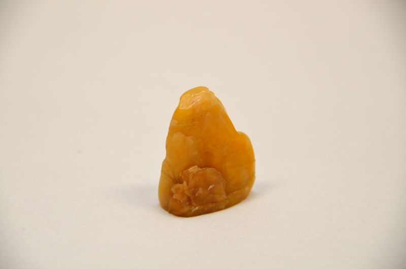 lot 160　田白石 印材 薄意　JPY 350,000