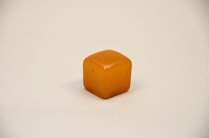 lot 118　田黄石 印材　JPY 500,000